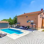 Lejla Apartman
