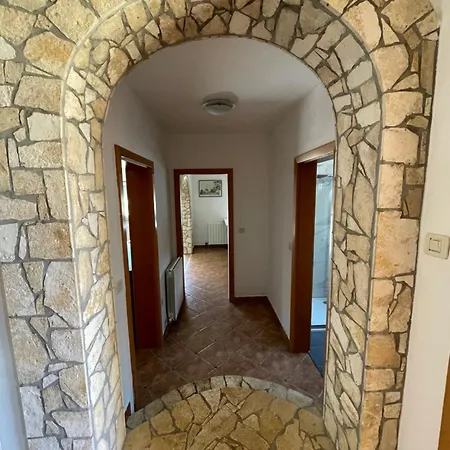 Lejla Апартаменти *